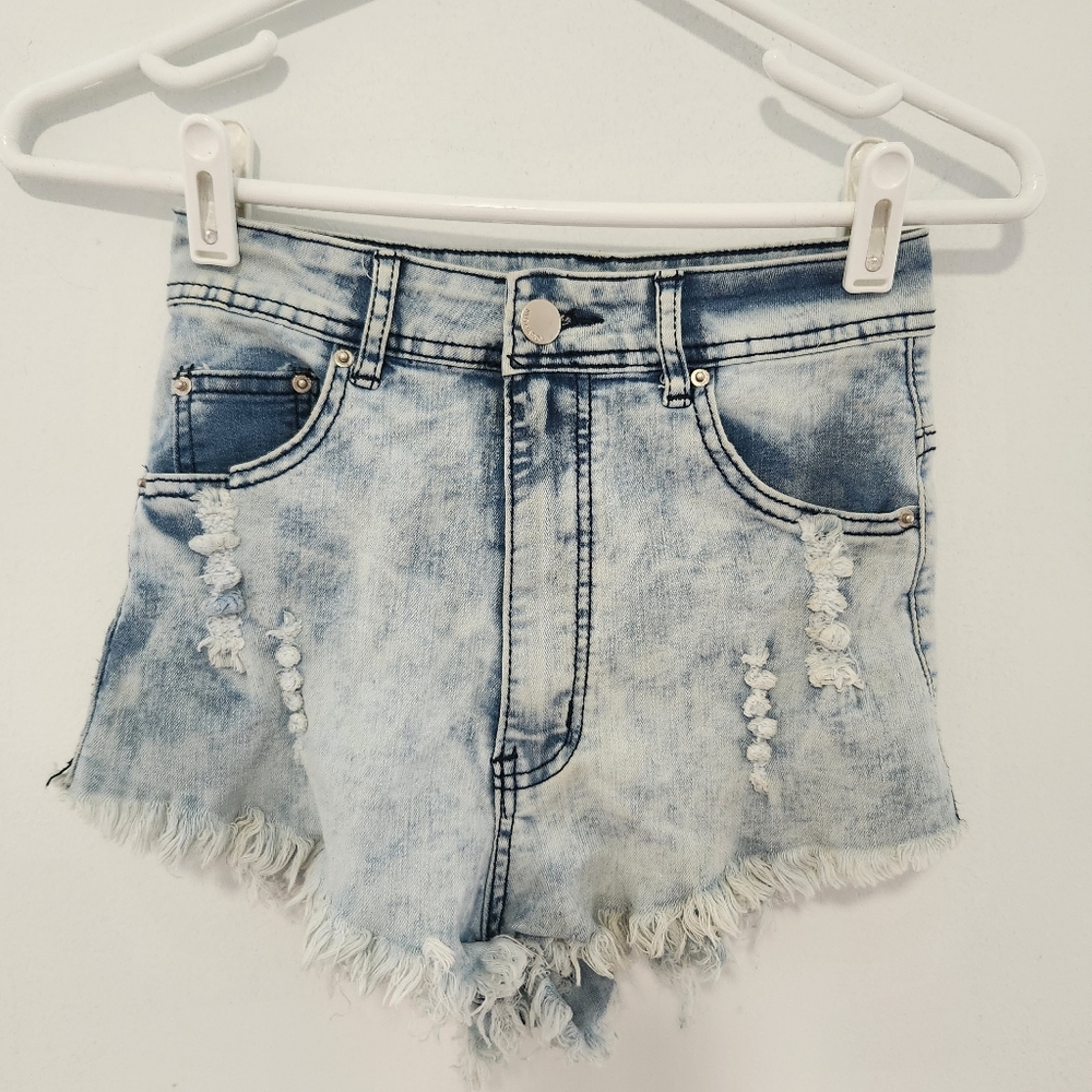 MONARDA CALIPORNIA Disstressed Frayed  Denim Jean Shorts